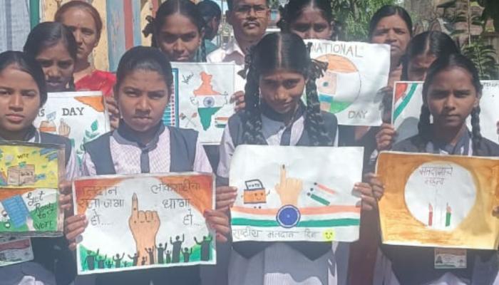 मतदार जागृती प्रश्नमंजुषा स्पर्धा कोरेगाव येथे उत्साहात!