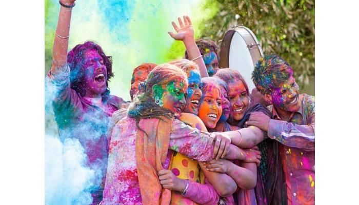 होळीला पक्का रंग लागला तरी १५ मिनिटांत निघून जाईल