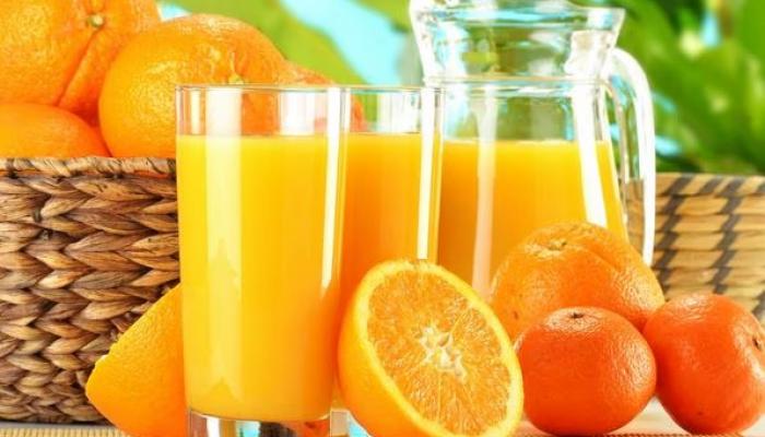 उन्हाळ्याच्या शरीरात वाढलेली उष्णता कमी करण्यासाठी नियमित करा संत्र्याचा जूस चे सेवन